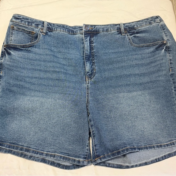 Plus Size Blue Denim Shorts - Picture 1 of 6